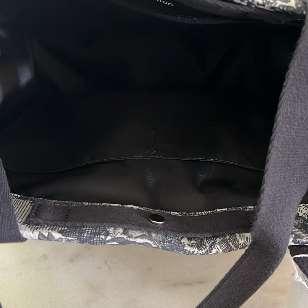 🍋💙 NWT Lululemon Boxy Tote Bag 10L Print Sketch Toile Turtledove Navy/Obsidian - Picture 15 of 16